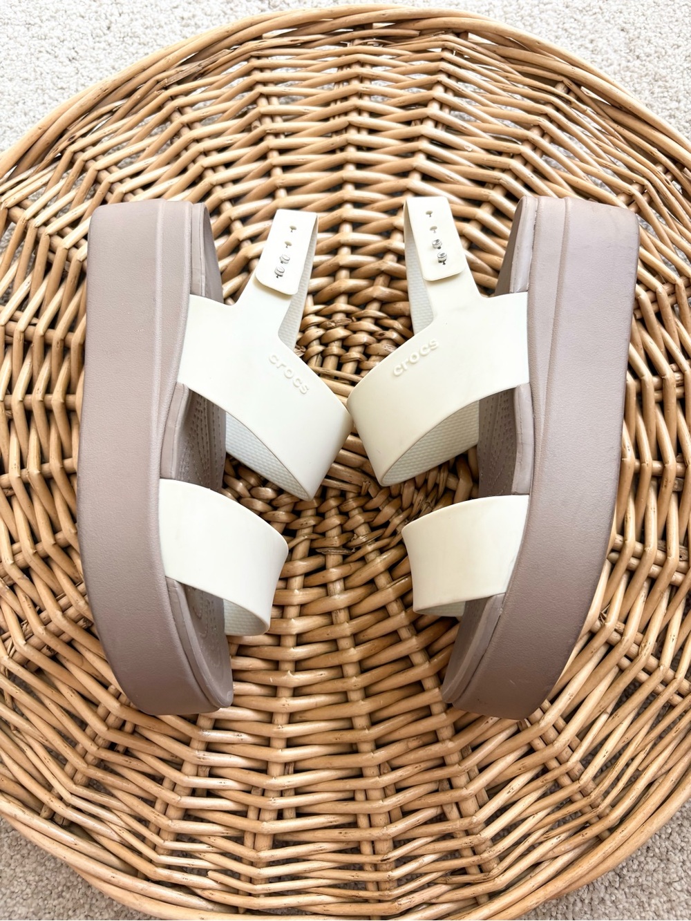 CROCS Ivory Beige Brooklyn Low Wedge Platform Sandals Women's Size 7 - Picture 4 of 9
